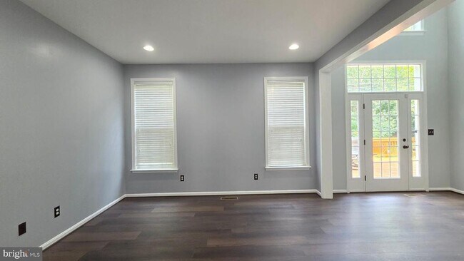 Building Photo - 7659 Shuttington Dr