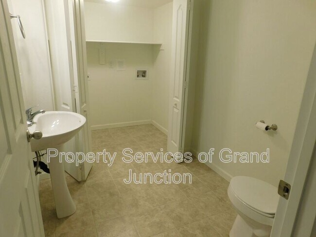 Building Photo - 654 Trinity Way
