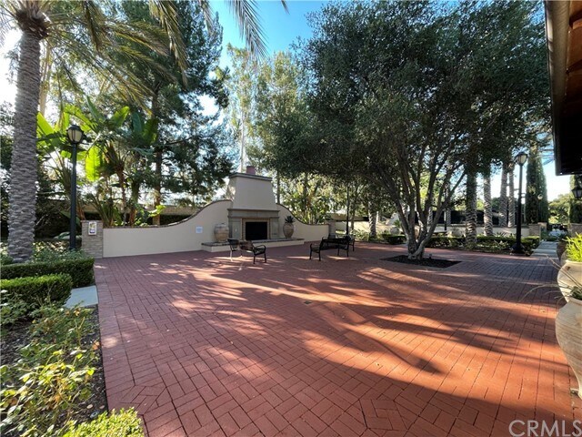 Building Photo - 36 Calypso