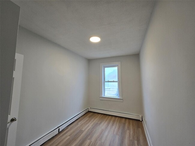 Building Photo - 143 Jericho Tpke