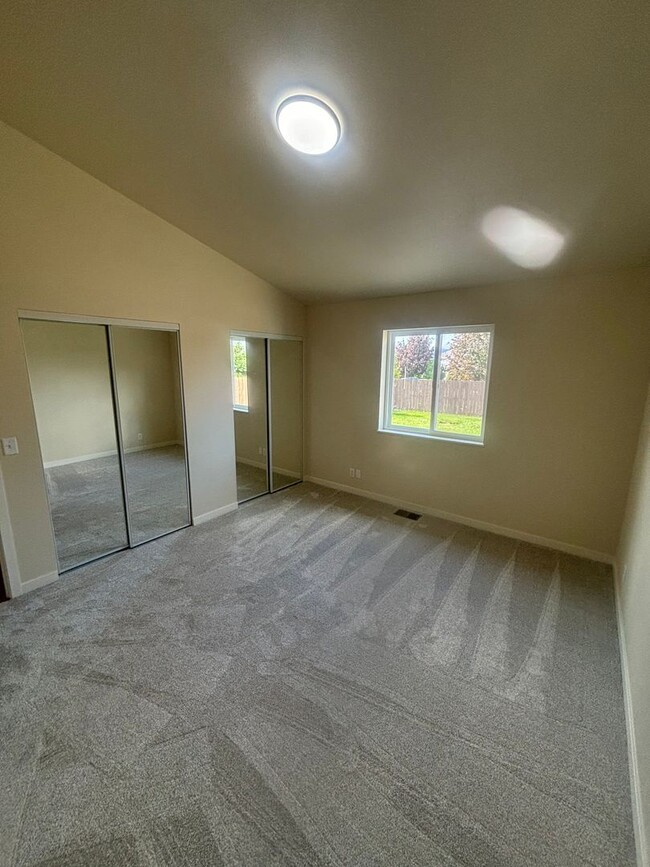 Building Photo - SINGLE FAMILY HOME IN PRAIRIE FALLS (P#94)