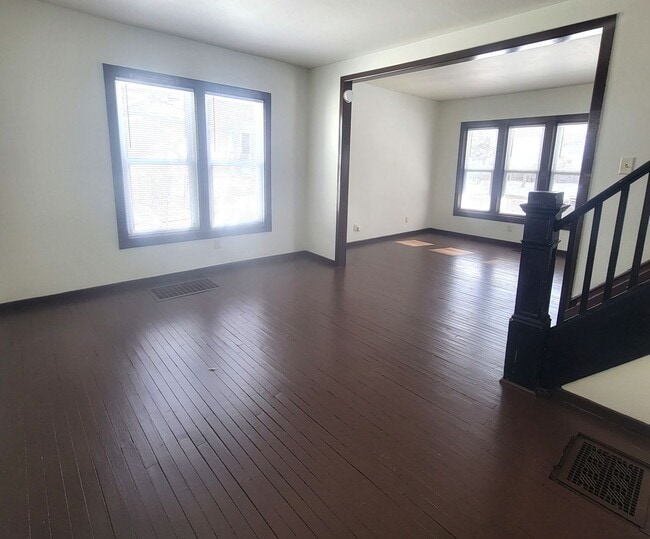 Building Photo - 410 Congress St