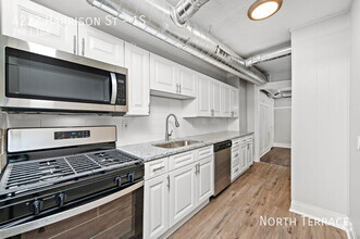 Building Photo - Renovated 1 Bedroom in Hyde Park, near Mid...