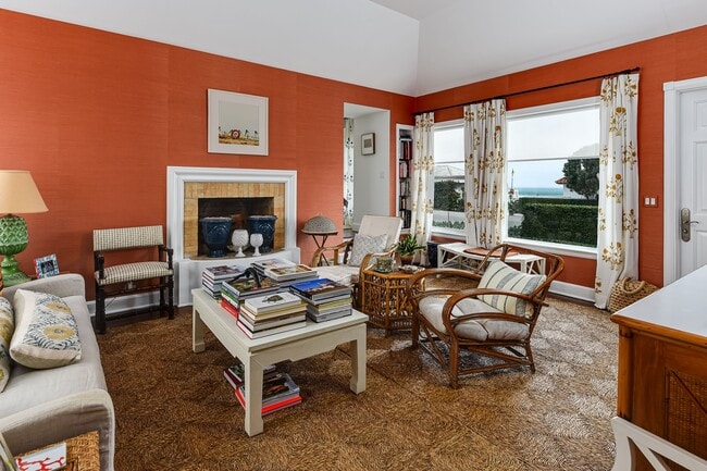 Building Photo - 1270 N Ocean Blvd