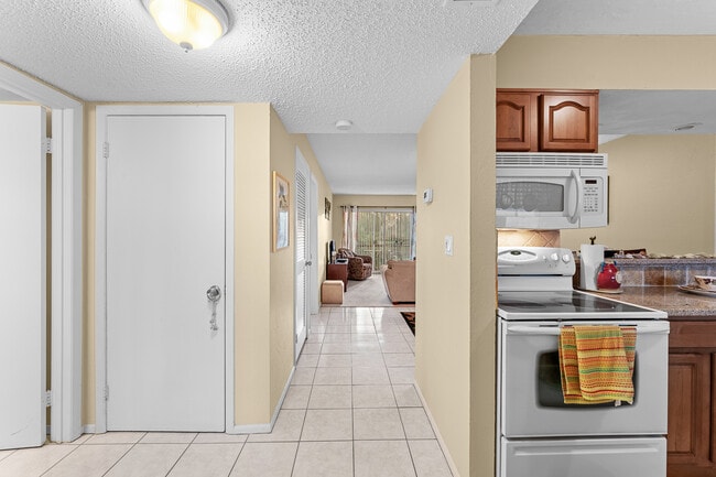 Building Photo - 2625 FL-590
