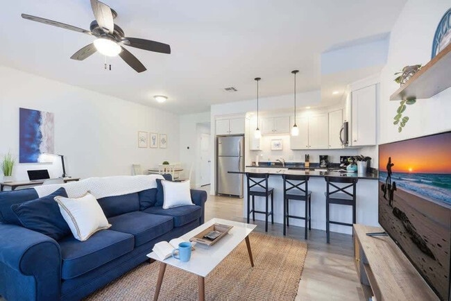 Primary Photo - 128 Ashworth Ave