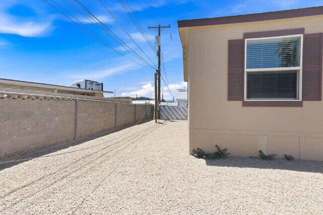 Building Photo - "Spacious 4-Bedroom Oasis with 2 Full Baths on Mount Rainier Ave, Las Vegas – Your Perfect Retrea...