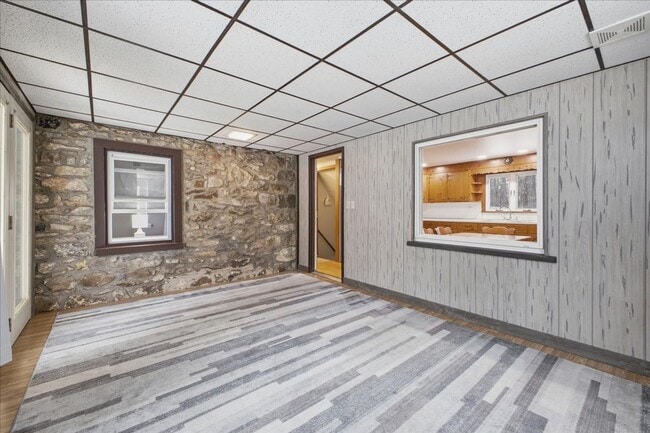 Building Photo - Single Home Available Just Under One Acre Lot!