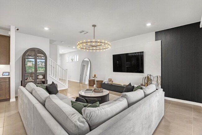 Building Photo - 4740 Chantilly Rd