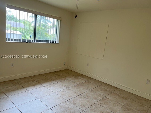 Building Photo - 4605 SW 65th Ave