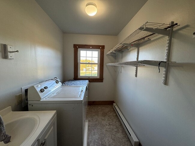 Building Photo - Cozy Country Charmer
