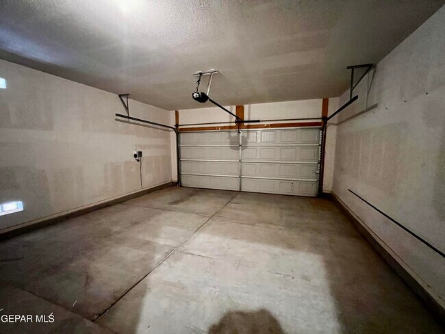Building Photo - 14756 Boer Trail