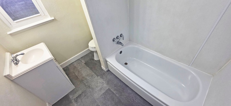 Building Photo - 1930 Hemlock St