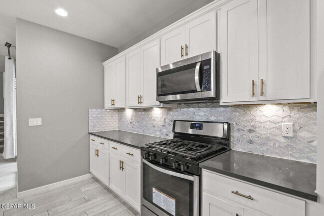 Building Photo - 4541 Mark Avizo