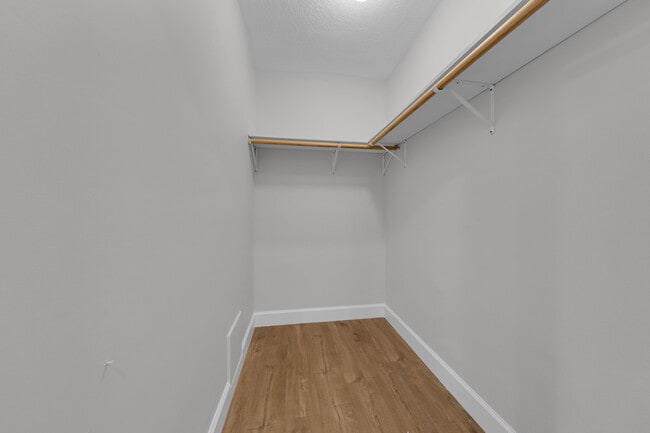 Building Photo - 900 NE 4th St