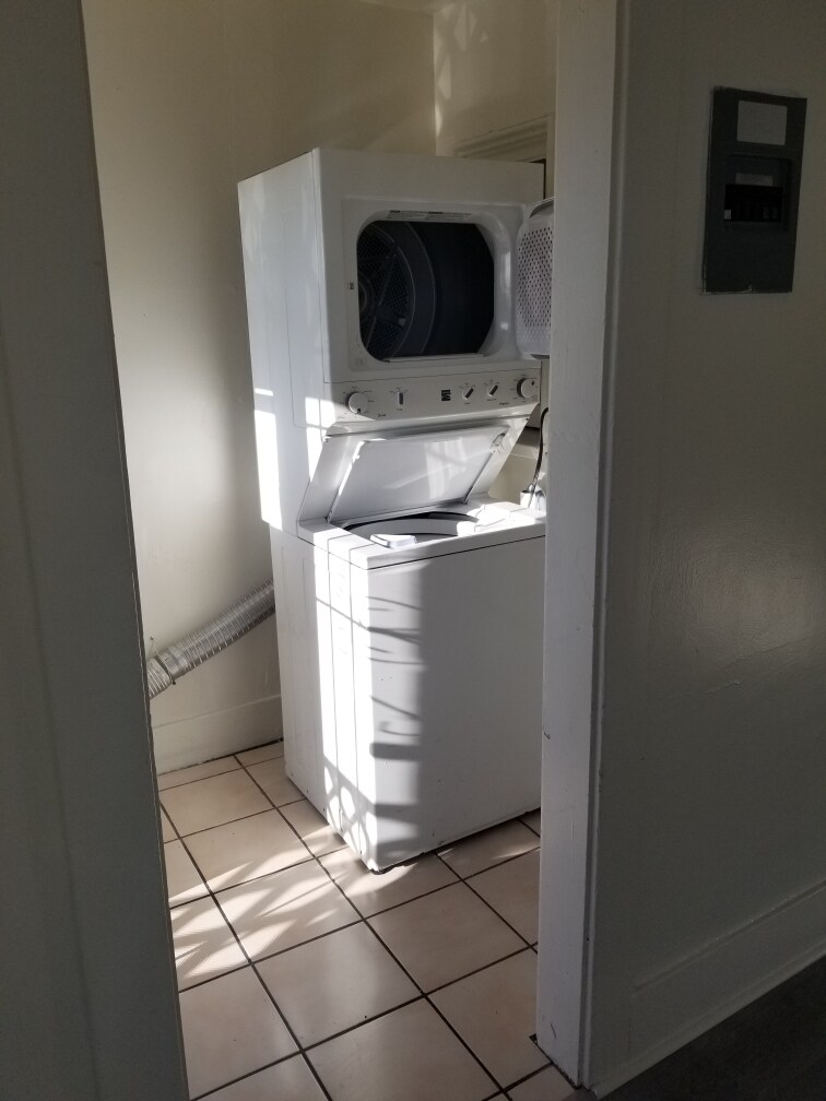 Building Photo - 1116 Magnolia Ave