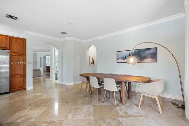 Building Photo - 2876 Kinsington Cir