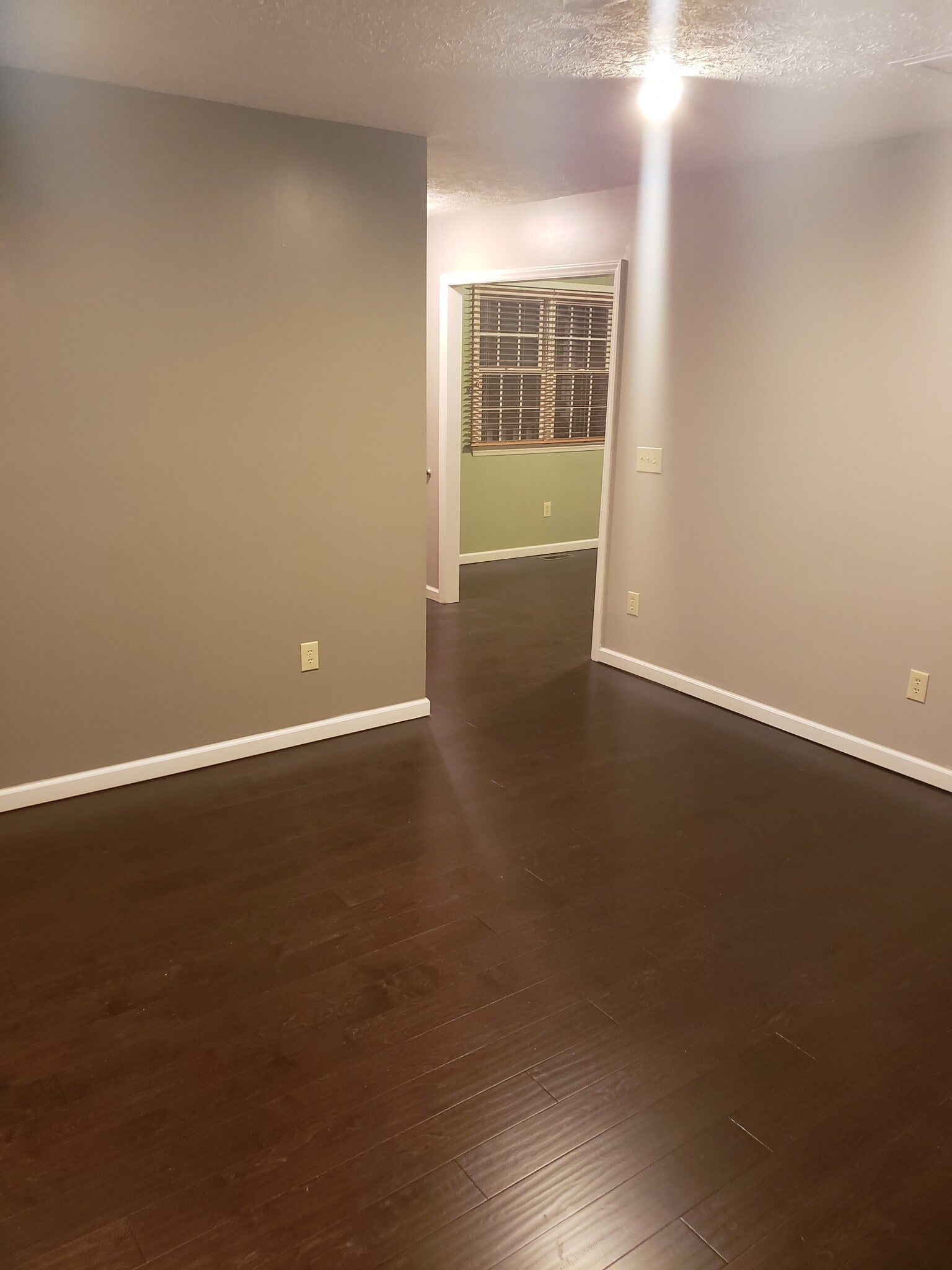 Building Photo - 251 Rembrandt Dr