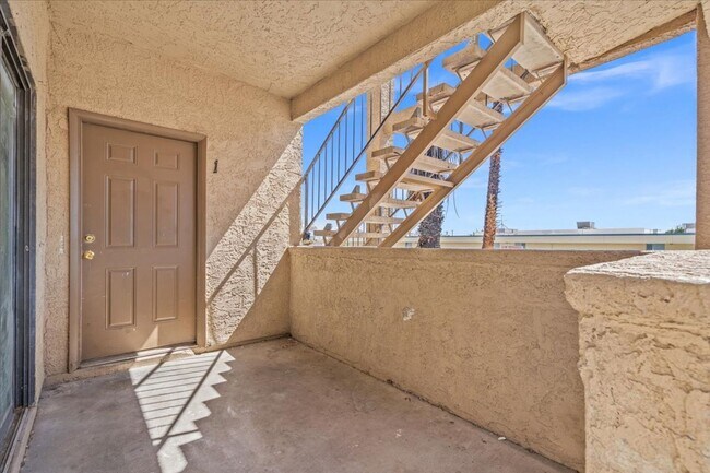Building Photo - Winwood