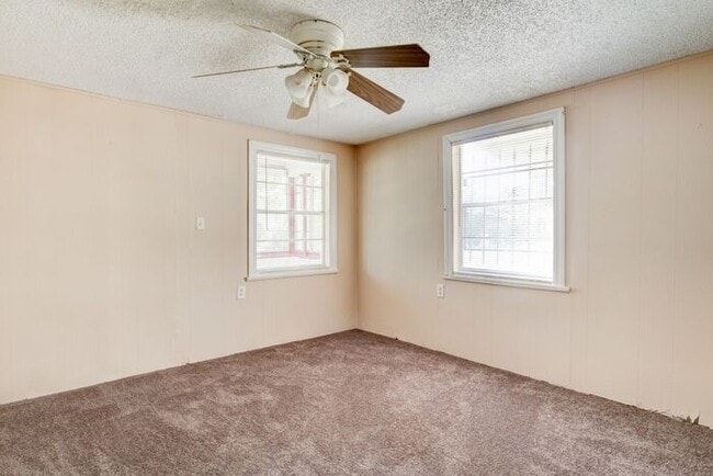 Building Photo - 1214 Dunbar St