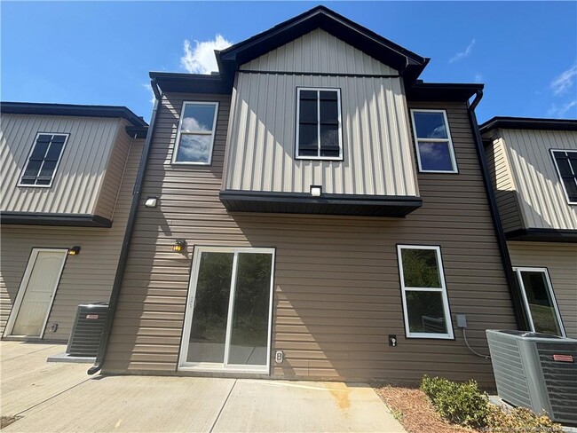 Building Photo - 1125 Elk Knob Trl