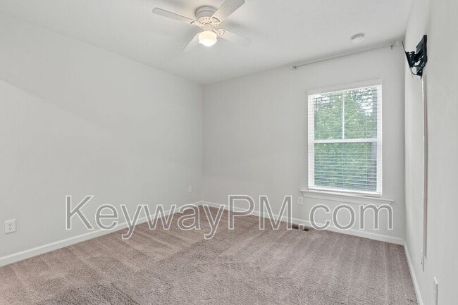 Building Photo - 837 Elsie Dr