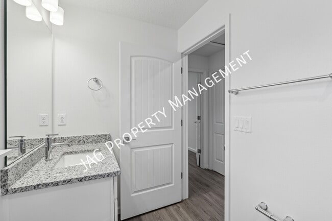 Building Photo - 271 Christensen Ave SE