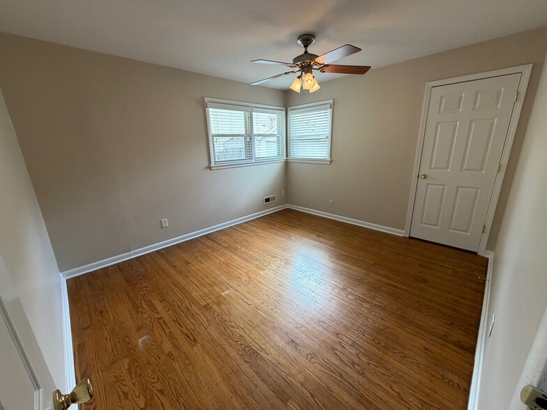 Building Photo - 7408 Lorenzo Ln