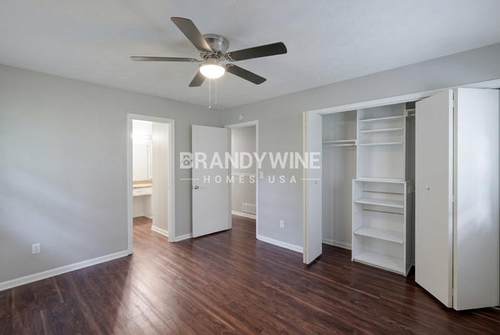 Building Photo - 3310 S Whisper Dr