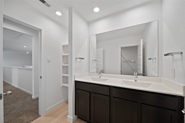 Building Photo - 3815 Pierce Pl Ln