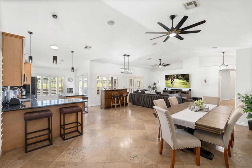 Building Photo - 14615 N 22nd Ln