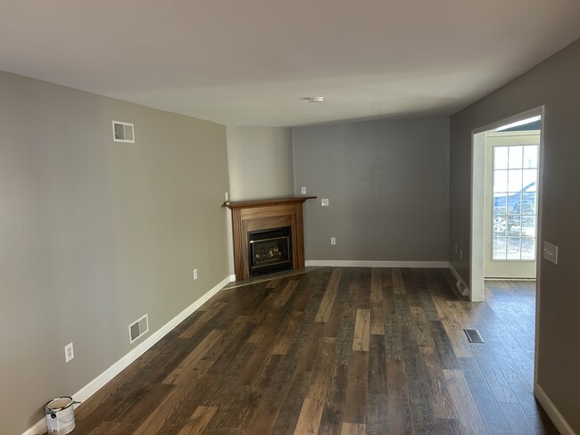 Building Photo - 320 Mt Vernon Rd