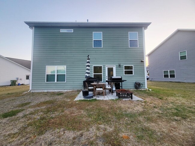 Building Photo - 366 Crandon Rd