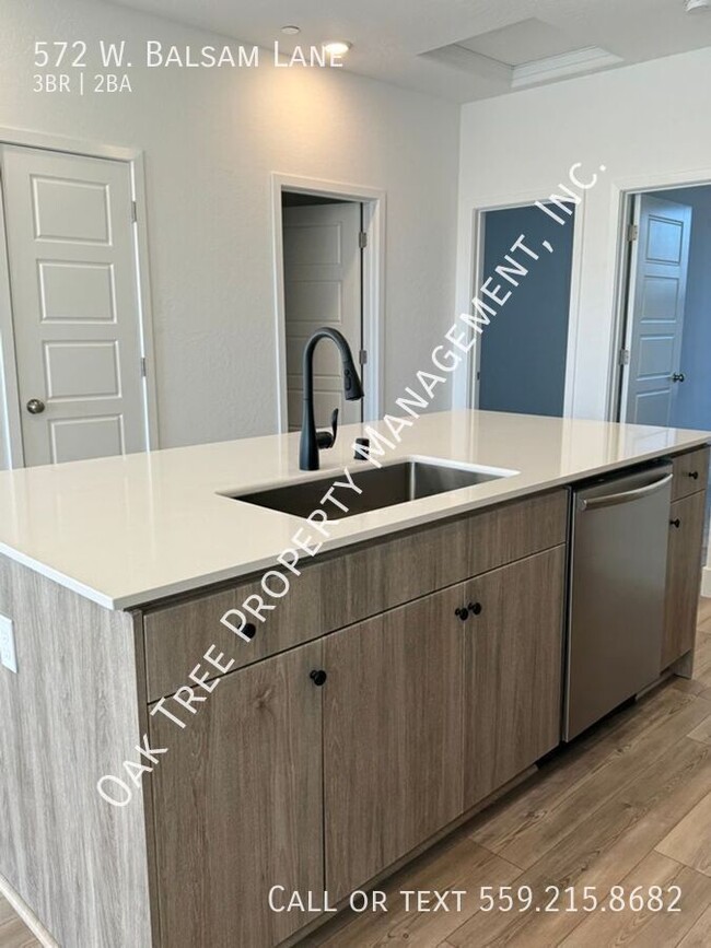 Building Photo - 572 W Balsam Ln