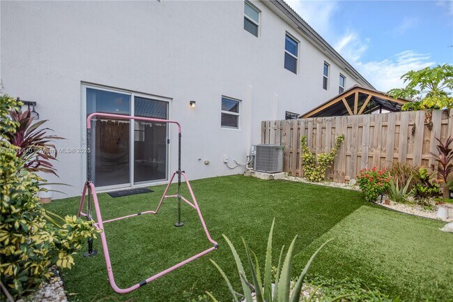 Building Photo - 12581 NW 23rd Pl
