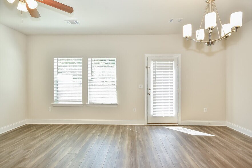 Building Photo - 1620 Denali Dr