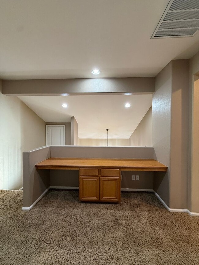 Building Photo - Beautiful Large Two Story Home is Centrall...