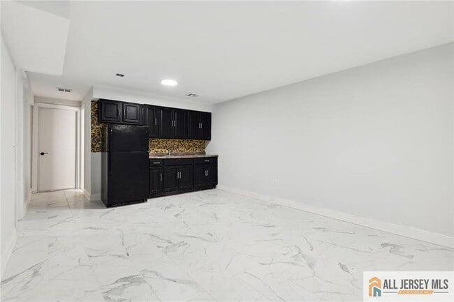 Building Photo - 2227 Lewis Pl