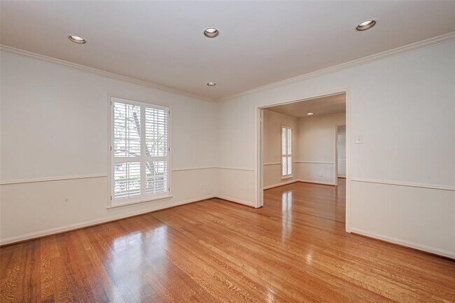 Building Photo - 12419 Huntingwick Dr