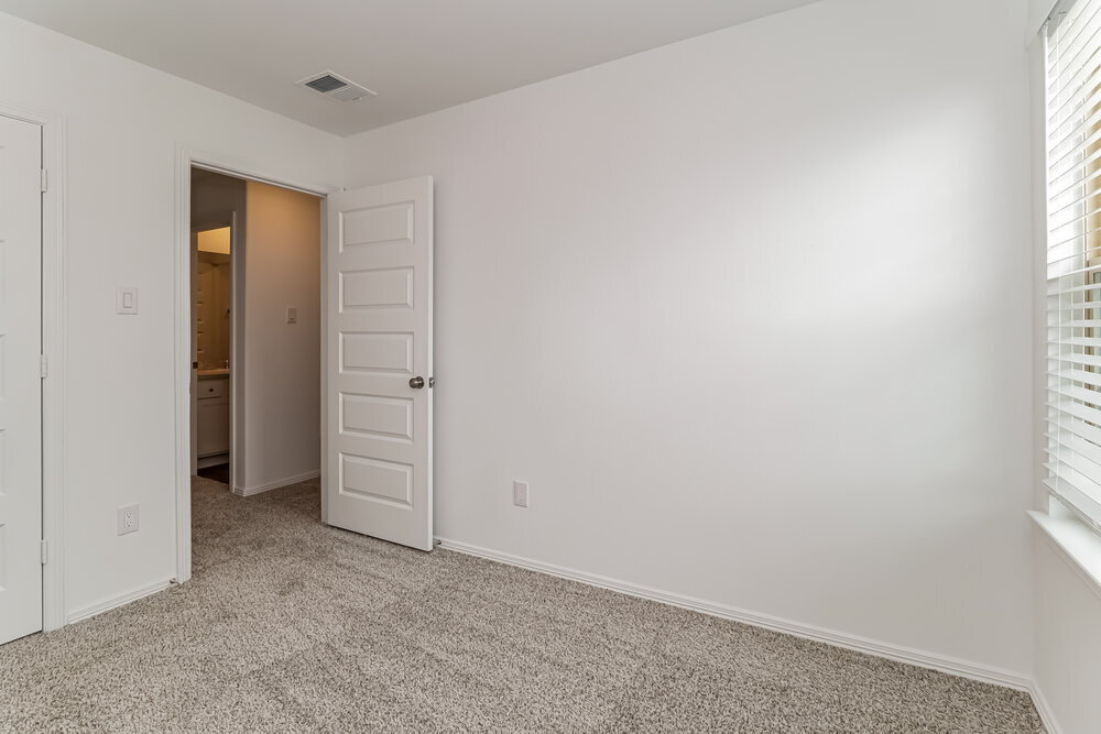 Building Photo - 16750 Rover Ln