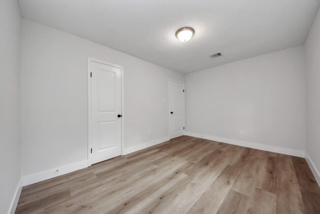 Building Photo - 1114 N Nottingham