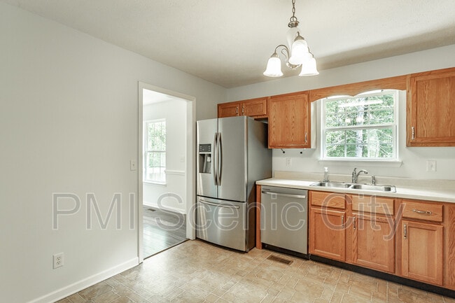 Building Photo - 343 Pine St