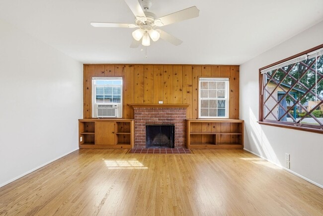 Building Photo - Recently Refreshed 3 Bedroom 1 Bath home in Old Town Orange