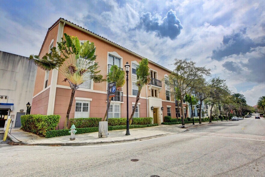 Building Photo - 580 S Sapodilla Ave