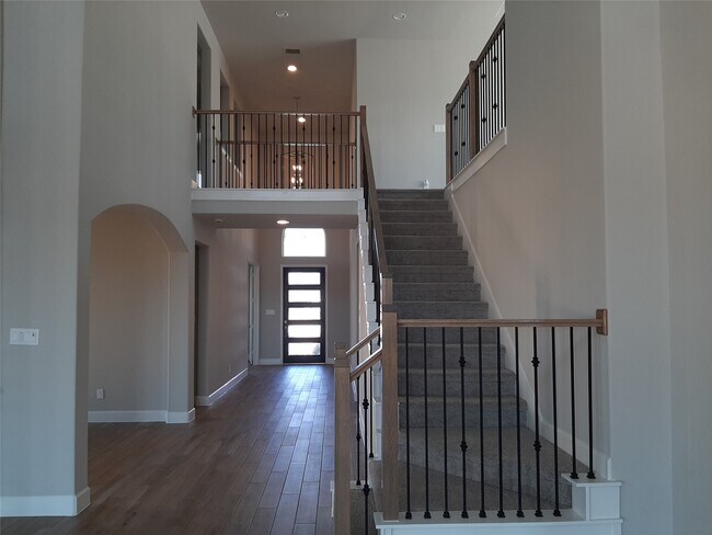 Building Photo - 7575 Pemberley Ct
