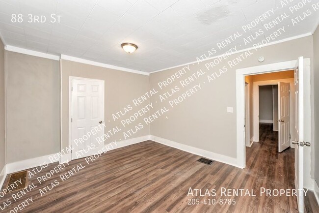 Building Photo - 88 3rd St