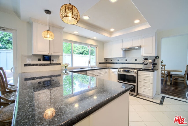 Building Photo - 52 Carriage Hill Ln
