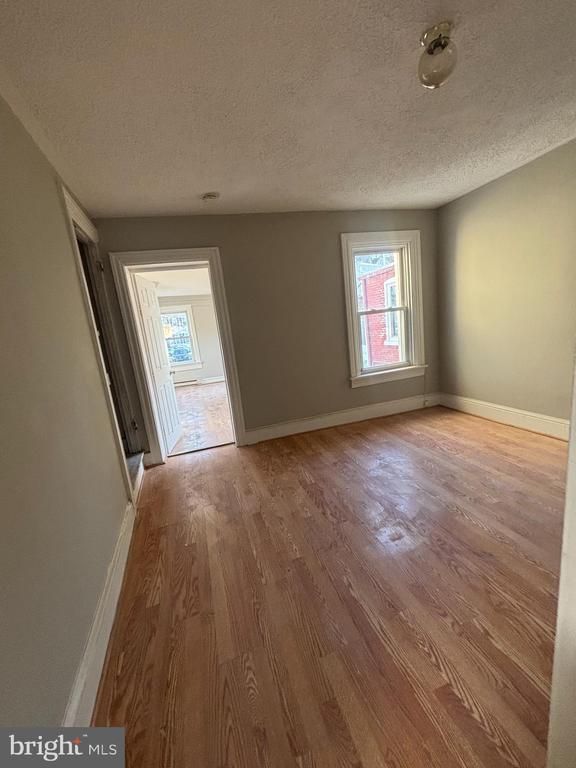 Building Photo - 624 Poplar St