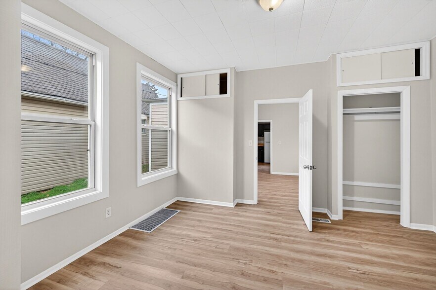 Building Photo - 4028 Schiller Pl