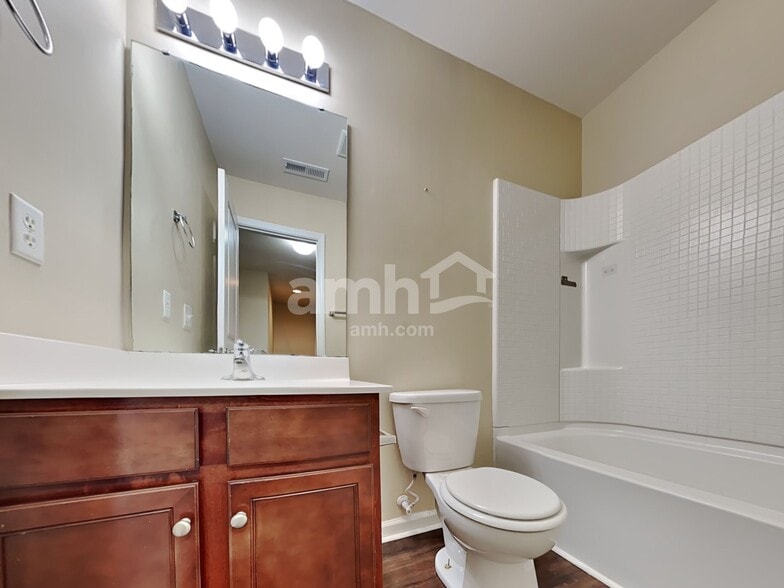 Building Photo - 251 Old Carolina Dr